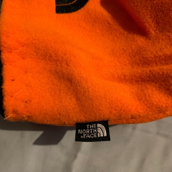 North face reversible beanie with hyvent technolgy - Picture 6 of 8